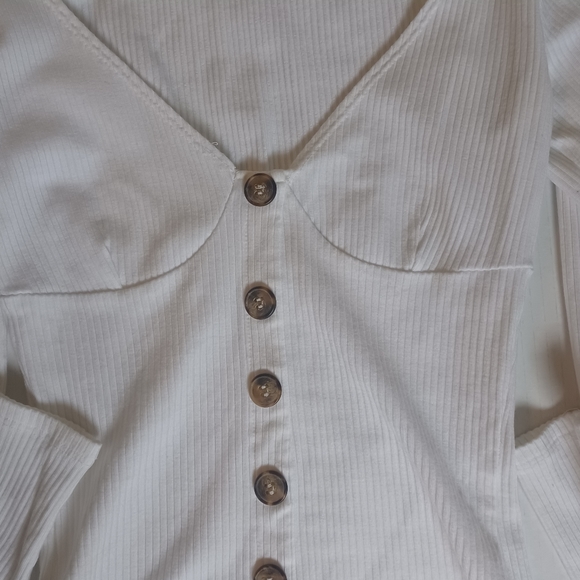 Reformation Long Sleeve Plunge V Button Down Top - Picture 4 of 5